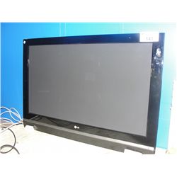 42" LG TV - NO REMOTE - COMES COMPLETE WITH WALL MOUNT BRACKET