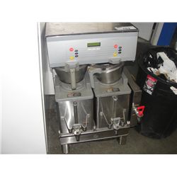 COMMERCIAL COFFEE MAKER