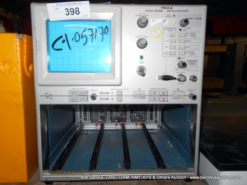 TEKTRONIX 7844 DUAL BEAM OSCILLOSCOPE