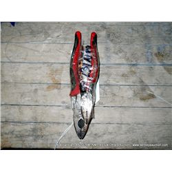 LOT: PLIERS