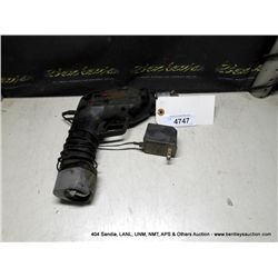 BLACK & DECKER 3/8" CORDLESS DRILL / SCREWDRIVER