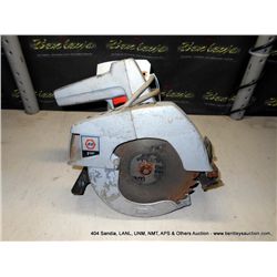 BLACK AND DECKER 7 1/4" CIRCULAR SAW