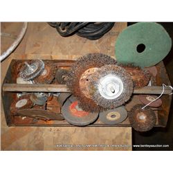 TRAY: POLISHING BRUSHES