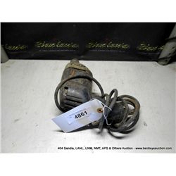 BLACK AND DECKER 3/8" DRILL