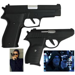 Jim Carrey & Tea Leoni Water Gun Props From ''Fun With Dick and Jane''