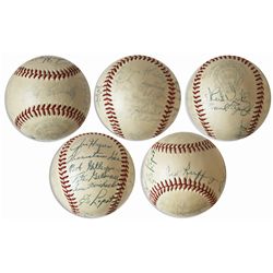 Chicago White Sox 1947 Team Signed Ball -- HOFers Ruffing, Appling, Lyons & Lopat, Haynes, Tresh, Pa