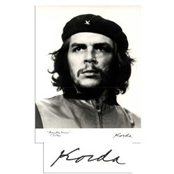 Original 8.5'' x 11'' ''Heroic Warrior'' Photograph of Che Guevara -- Signed by Photographer Alberto