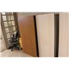 Image 2 : LOT OF MISC. OFFICE FURNITURE