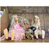 Image 1 : 4 Oversized Barbie Type Doll