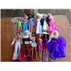 Image 1 : lot of 12 barbies