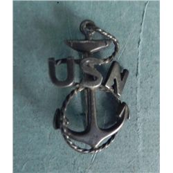 WWII U.S. NAVY SWEETHEART MEDAL-PINBACK