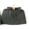 Image 2 : LOT 8 VINTAGE PURSES HANDBAGS POCKETBOOKS