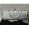 Image 9 : LOT 8 VINTAGE PURSES HANDBAGS POCKETBOOKS