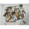 Image 2 : CIGAR BOX FULL KEYS LOCKS TOKENS MORE