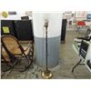 Image 1 : ANTIQUE VINTAGE BRASS FLOOR LAMP