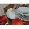 Image 3 : BOX LOT CONTEMPORARY TEXASWARE BOWLS PLATES CUPS
