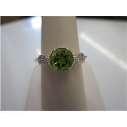 Peridot dinner ring set with 8 Diamonds