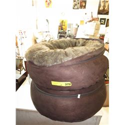 2 Pet nest beds 22" dia