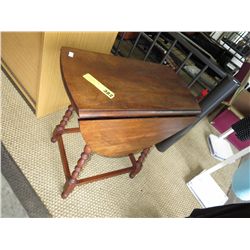 Circa 1930 walnut Pembroke table