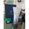 Image 1 : Signed, Hand blown, vase "Royal Mint Classics"