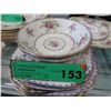Image 1 : 12 x Royal Albert "Petit Point" china