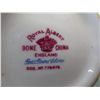 Image 2 : 4 x Royal Albert "Petit Point" china