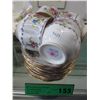 Image 1 : 14 x Royal Albert "Petit Point" china