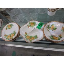 12 x  Royal Albert "Tea Rose" china