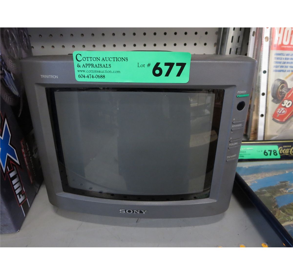 Sony Trinitron 8" rear projection TV