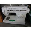 Image 1 : Vintage Singer sewing machine