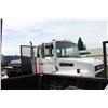 Image 2 : 1986 MACK EQUIPMENT WHITE, FLATDECK VIN VG6BA03C5KB052240 WITH 3306 CAT,