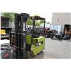 Image 1 : CLARK #TMG15 3-STAGE 2600 LBS ELECTRIC FORKLIFT WITH HOBART 'R' SERIES CHARGER