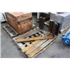 Image 1 : PALLET OF FORKLIFT FORKS