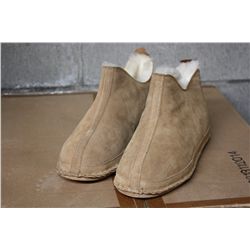 BOX OF SOFT SOLE CHESTNUT COLOR SIZE 8 SHOES