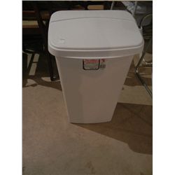 Sterilite Plastic Trash Can