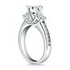 Image 2 : 14K White Gold Multi Diamond Engagement Ring