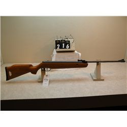 Crosman Quest 1000 pellet gun