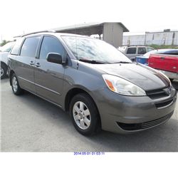 2005 - TOYOTA SIENNA ***FINANCING AVAILABLE****