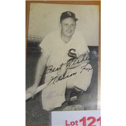 CHICAGO WHITE SOX, HALL OF FAMER " NELSON FOX, SIGNED POSTCARD DATED JUNE 1958