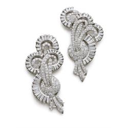 Property of a Lady A DIAMOND DOUBLE-CLIP BROOCH Each clip brooch designed as a stylized flower bo...