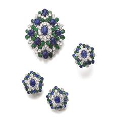 Property of a gentleman A SET OF SAPPHIRE, EMERALD AND DIAMOND JEWELRY Comprising a brooch, set w...
