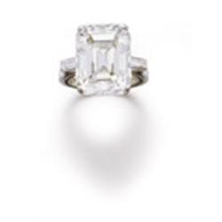 Property of a Lady AN IMPORTANT DIAMOND RING The rectangular-cut diamond weighing 14.61 carats to...