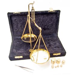 2 OZ GOLD SCALE W/ WEIGHTS IN VELVET CASE
