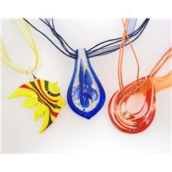 LOT OF 3 MURANO GLASS PENDANTS - NECKLACE