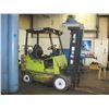 Image 2 : Clark 3,600 LB Forklift