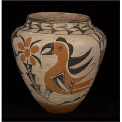 Traditional Acoma Pueblo Pottery Olla Parrot Design 9 1/2" H. 9" D.  Good Condition              …