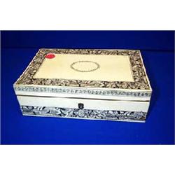 AN ANGLO INDIAN IVORY BOX, MID 19th CENTURY, the lid with an engraved border of fruiting vine, th...