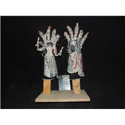 ALIEN AUTOPSY AND SURGICAL GLOVES FROM UNKNOWN PRODUCTION