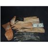 Image 1 : LOT OF WEARABLE ARM GLOVES