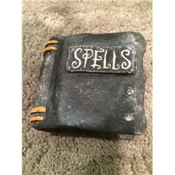 NIGHTMARE BEFORE CHRISTMAS PRODUCTION USED SPELL BOOK